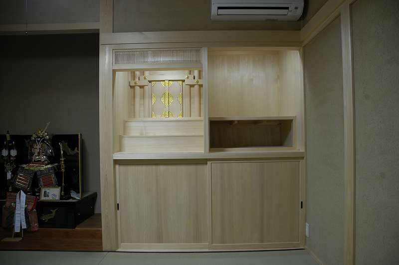 御霊舎施工例２　御霊舎と神棚