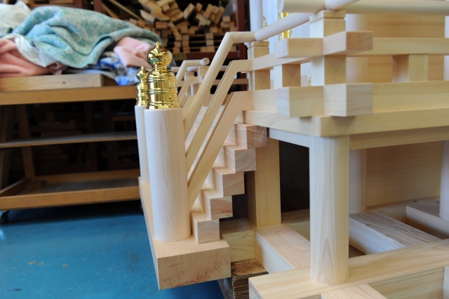 神明造宮　高欄登り組立