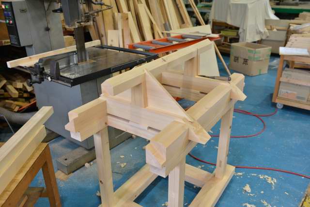 伊勢型神明宮の桁梁