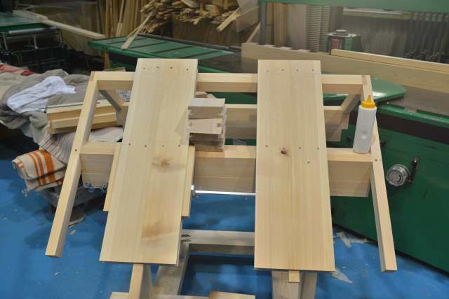 伊勢型神明宮の屋根組立