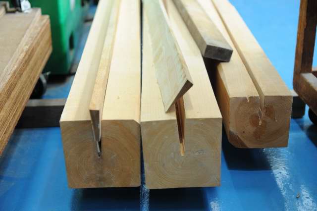 大口神社の柱と棟持柱