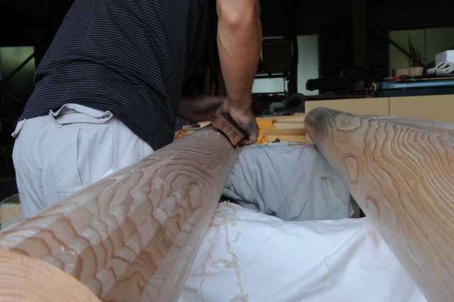 大口神社の柱丸め