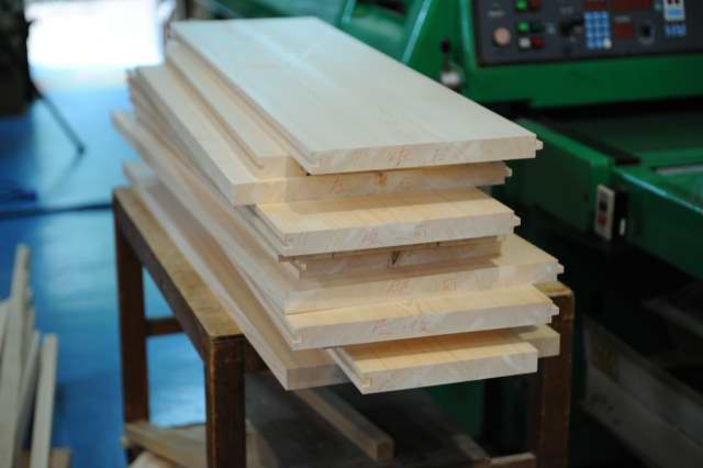 大口神社の壁板