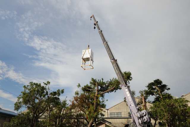 大口神社御本殿のつり上げ