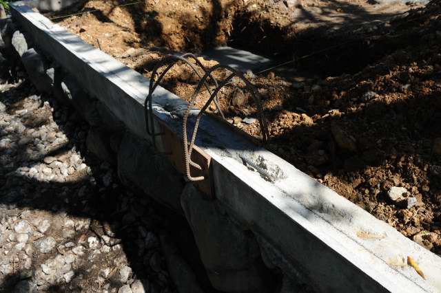 大口神社玉垣の基礎