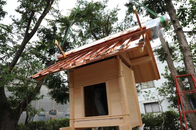大口神社御本殿　屋根の取付