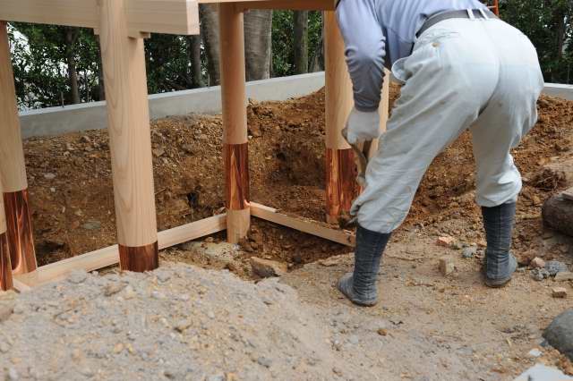 大口神社御本殿　埋め戻し