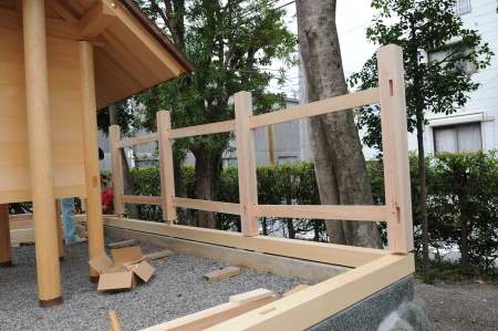 玉垣土台と柱仮組み