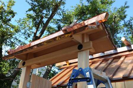 御門の屋根銅板葺