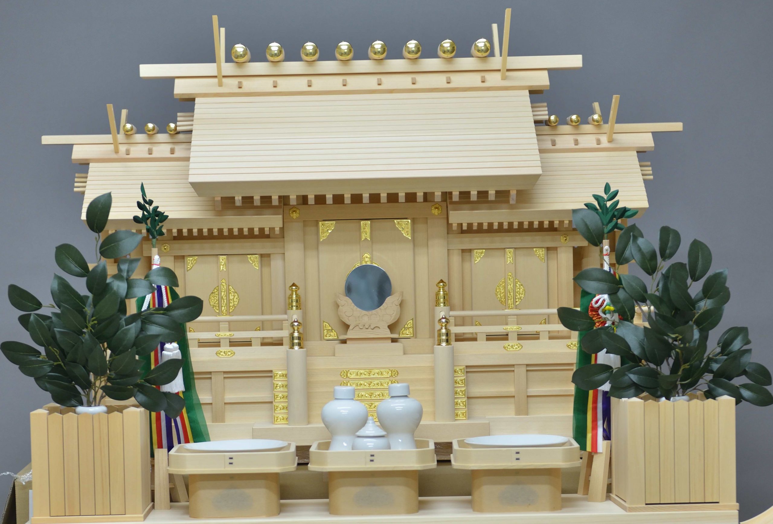 厚屋根違三社宮