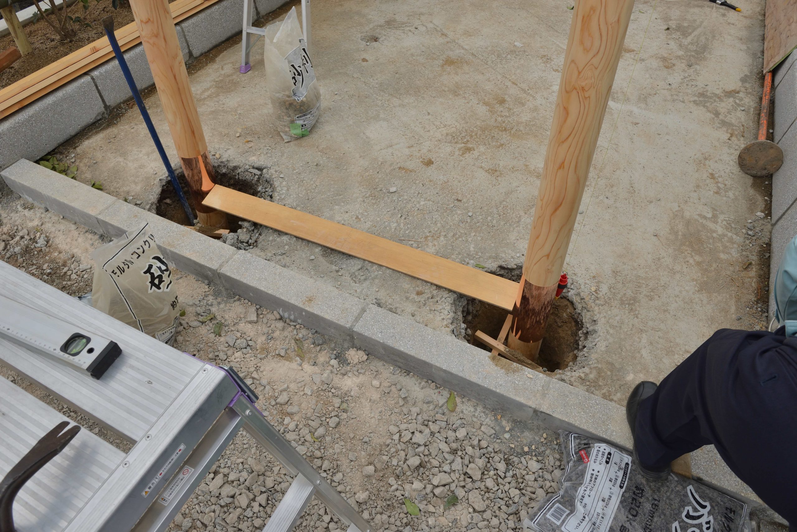 明神鳥居の基礎穴