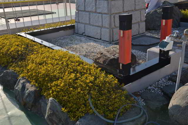 稲荷玉垣の土台仮設置