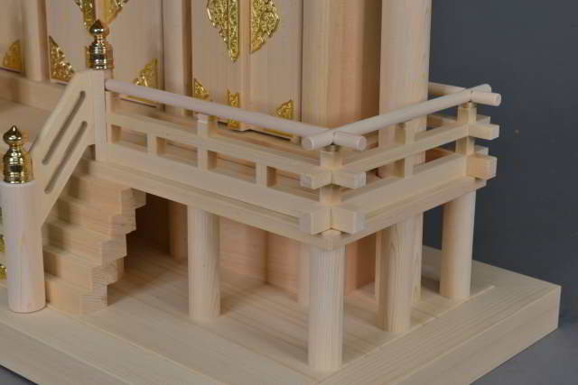 茅葺屋根通三社宮(小)の高欄