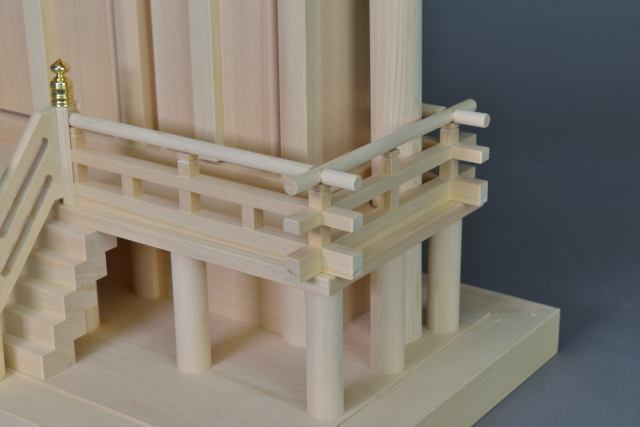 厚屋根通三社宮（中）金具なし　高欄