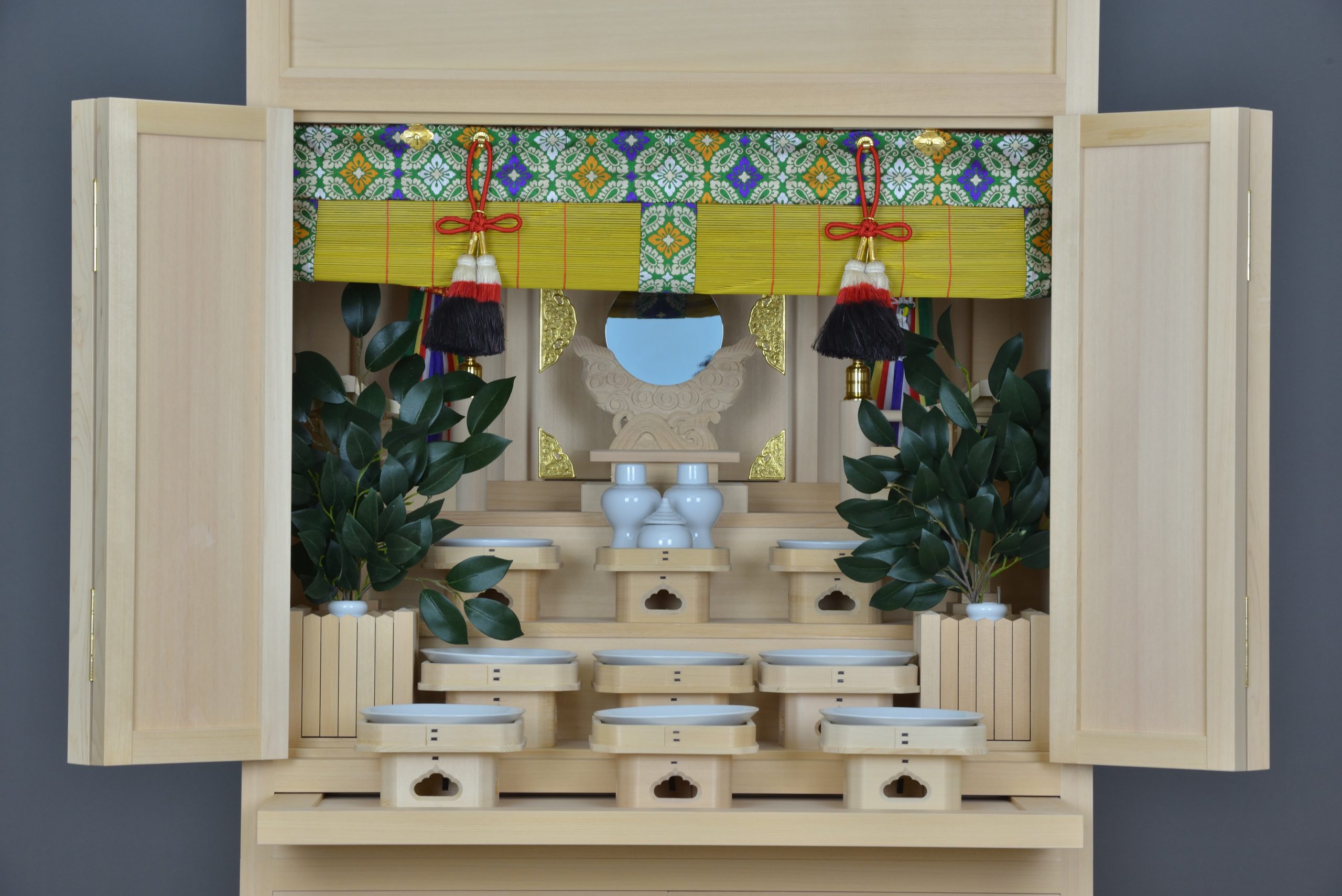 御霊舎6尺型 引出付に造花榊