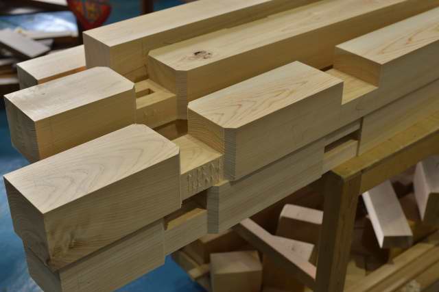 神明造宮の土台加工