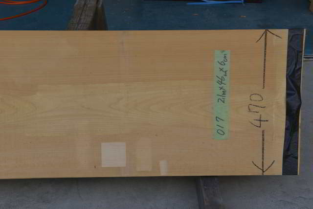 桧一枚板017　木表３