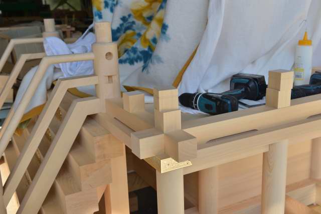 八百津神明神社　高欄組立