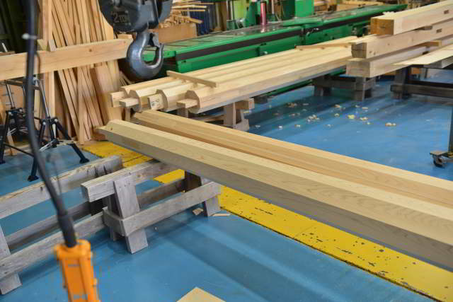 両部鳥居の本柱の八角加工