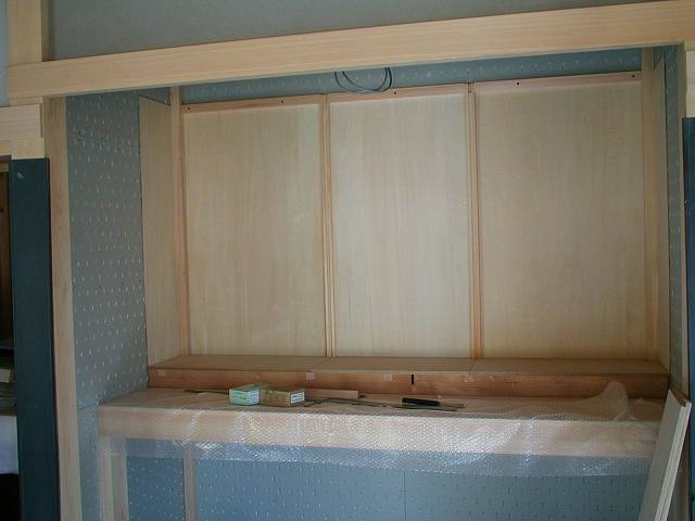 組み込み式祭壇 壁桧板貼り