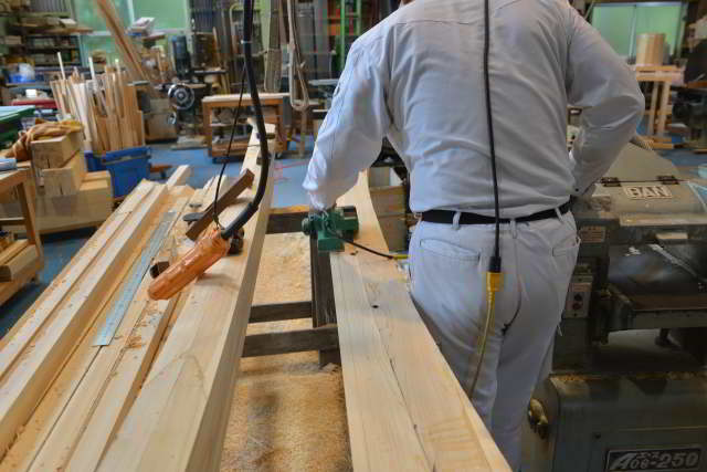 笠木の削り出し