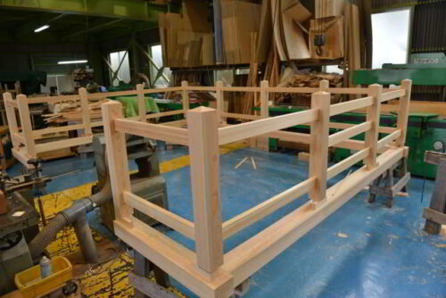 稲荷玉垣の柱貫の製作加工