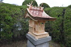 稲荷宮７寸取付完了